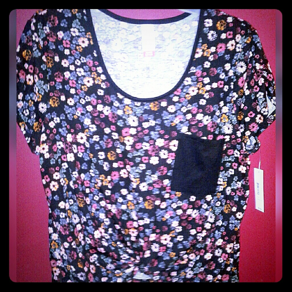 Floral Crop Top😍💕 NWT!